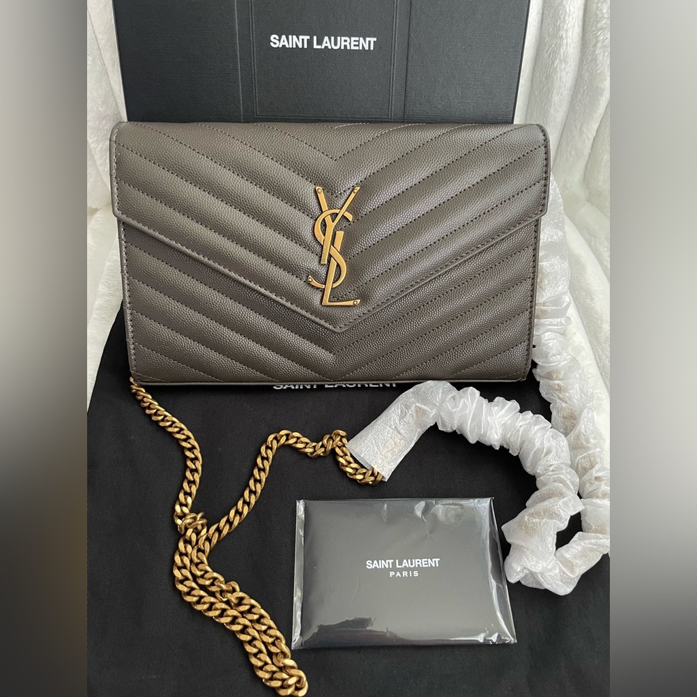 ❌Sold❌ Authentic Cassandre Matellasé Chain Wallet